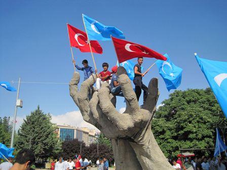 Soysuz inli Kpeklerin Yapklarn Unutmuyoruz!! 